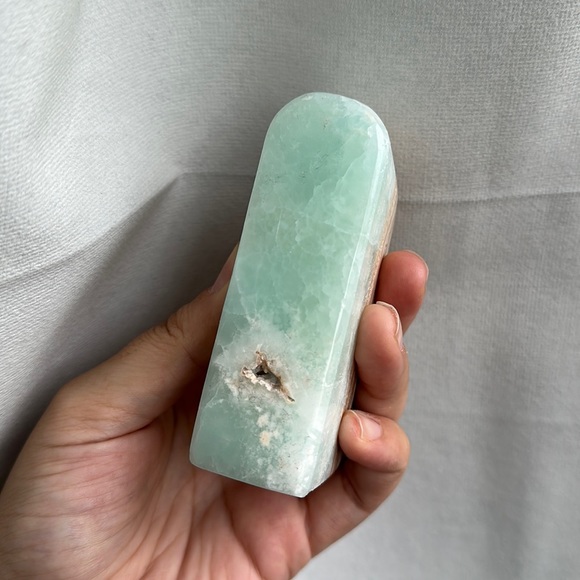 Caribbean Calcite Freeform Crystal #3 - Picture 1 of 7